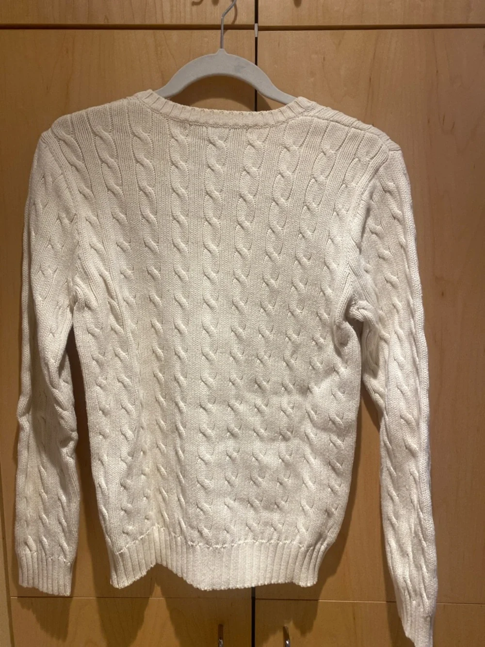 Ralph Lauren Cream Cable V-Neck Sweater with Navy Polo Emblem - Picture 2 of 2